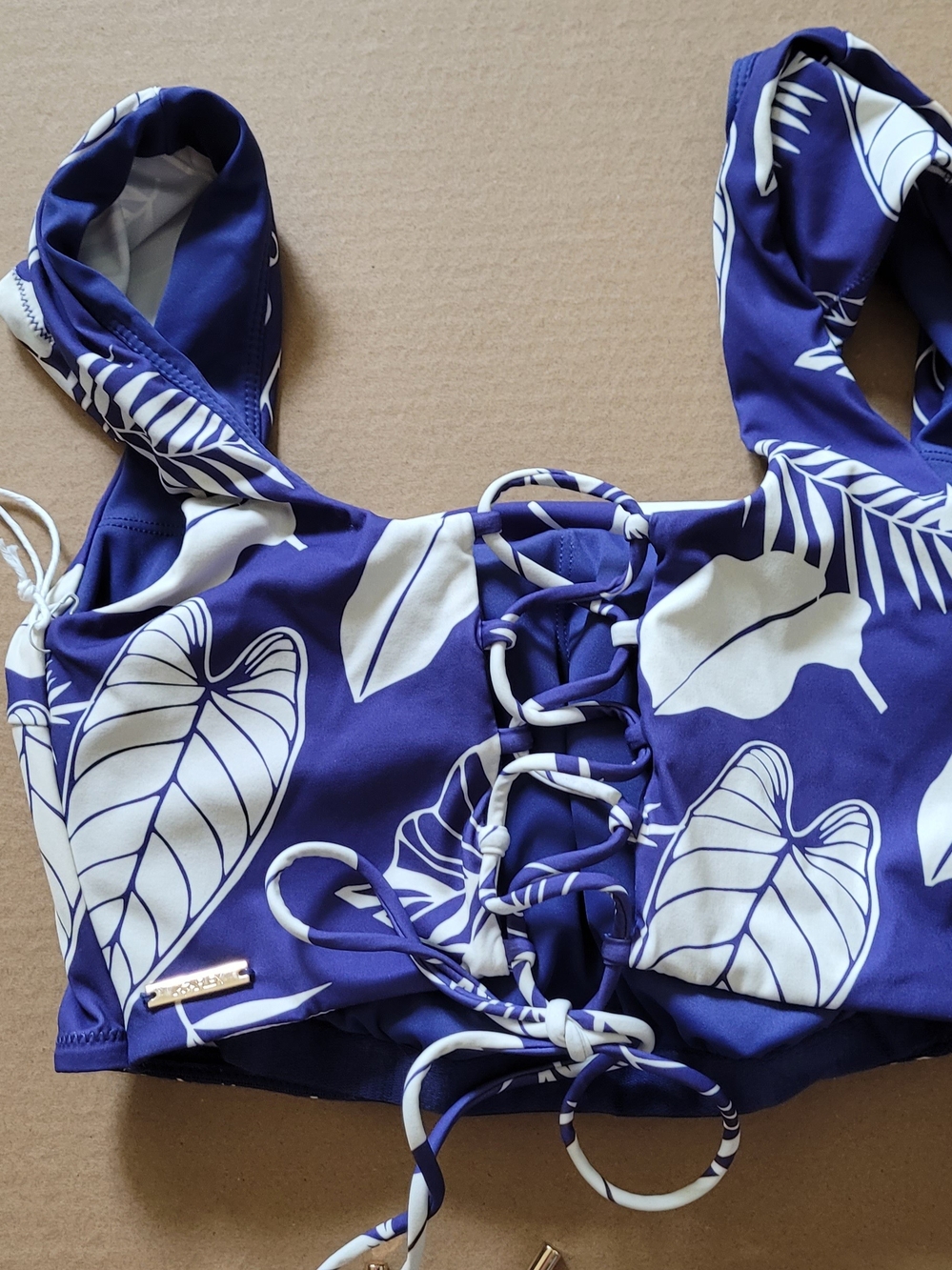 POPFLEX Blue and White Lace-Up Leaf Print Swim Top